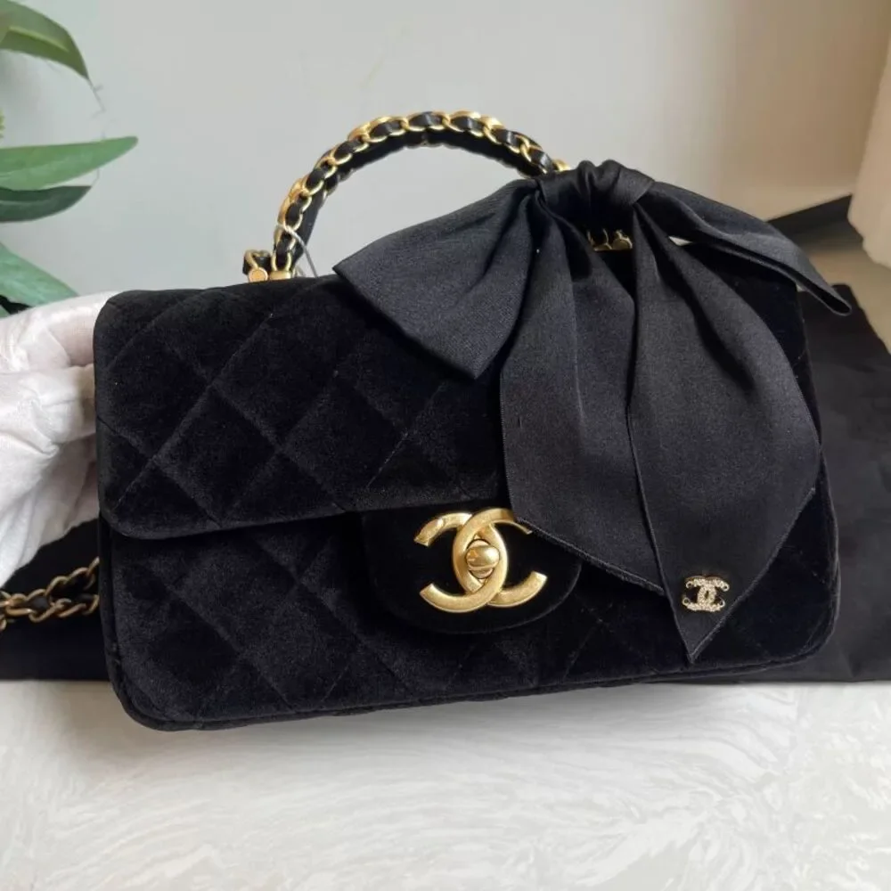 CHANEL brand color